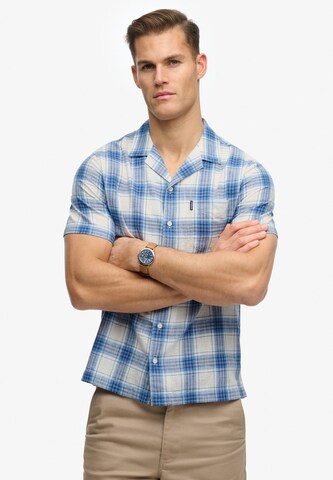 Fit confort Chemise 'Cabana' Superdry & Co en blanc : devant