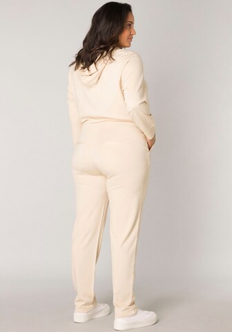 BASE LEVEL CURVY Regular Hose in Beige