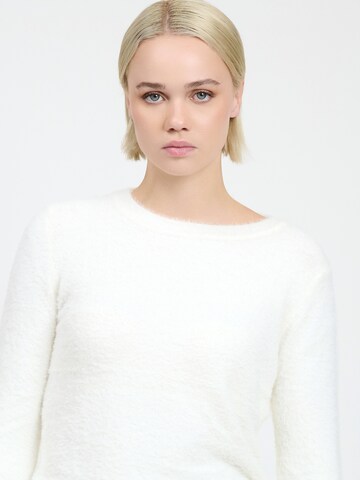 Pull-over Influencer en blanc