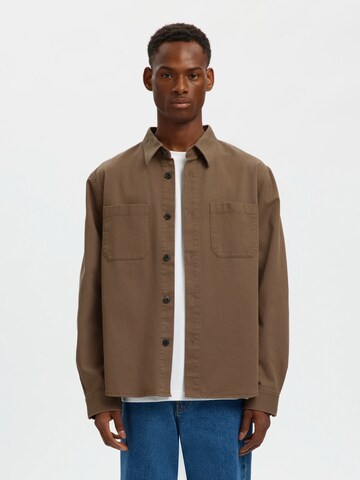 SELECTED Regular Fit Hemd 'SLHTRAVIS' in Braun: Vorderseite