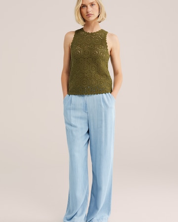 Top brodat de la WE Fashion pe verde