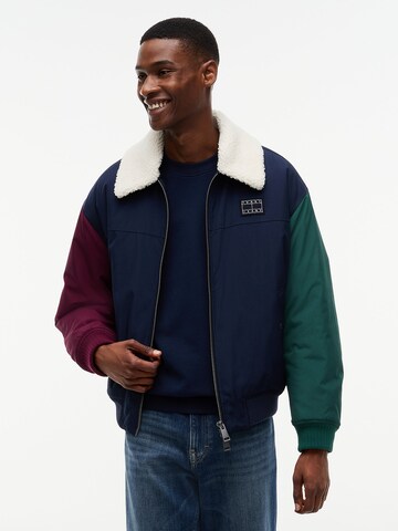 Tommy Jeans - Casaco meia-estação em azul: frente