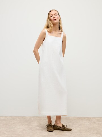 Abito di ABOUT YOU x Marie von Behrens in bianco