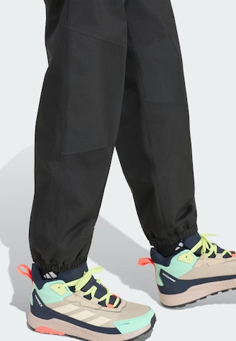 Effilé Pantalon d'extérieur ADIDAS TERREX en noir