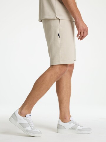 CHASIN' Regular Pants in Beige