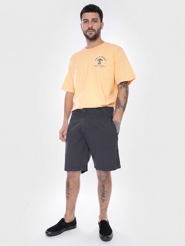 elvine Baggy Trousers 'Mens Maxson Shorts' in Grey: front