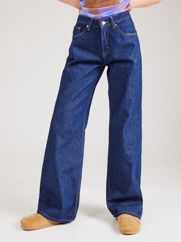 Monki Loosefit Jeans i blå: forside