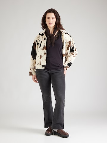 T-shirt 'CARNICKY' ONLY Carmakoma en noir