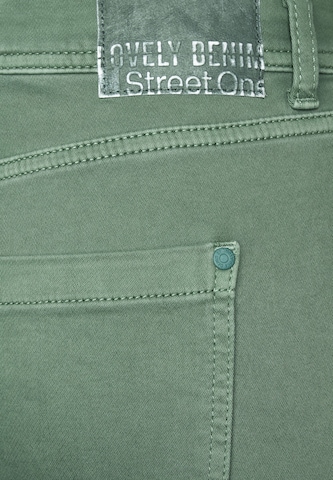 STREET ONE Slim fit Cargo Jeans in Green