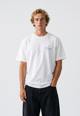 On Vacation Shirt in White: front