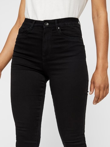 VERO MODA Skinny Jeans 'SOPHIA' in Black