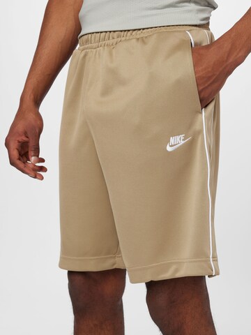 Regular Pantalon Nike Sportswear en vert