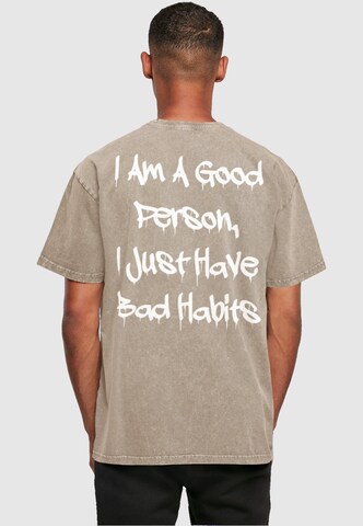 T-Shirt 'Bad Habits' Merchcode en marron