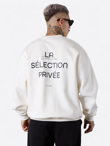 ESTEEM Sweatshirt 'Sélection Privée' in White: front