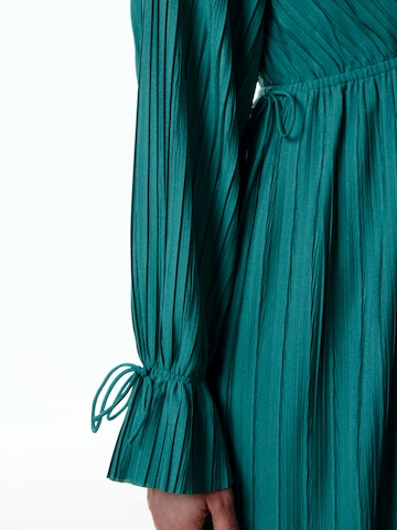 Robe 'Alwa' EDITED en vert