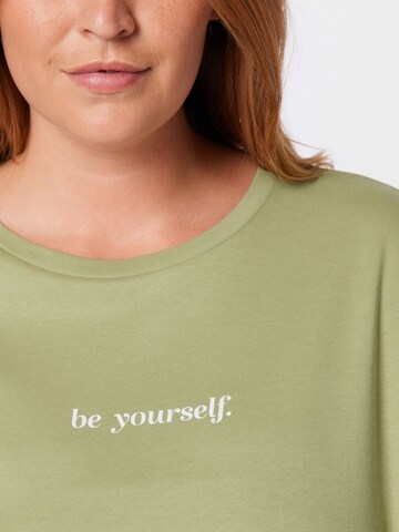 NU-IN Plus Koszulka oversize 'Be Yourself' w kolorze zielony