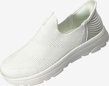 Chaussure basse 'Sneaker' Kumixi en blanc : devant