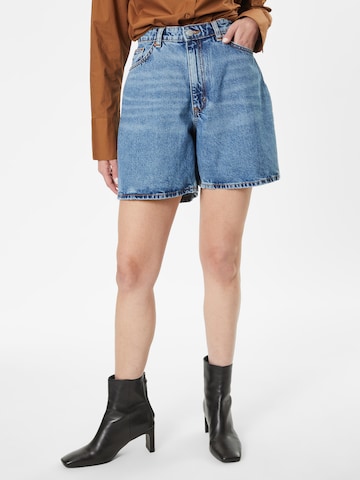 Monki Loosefit Shorts in Blau: predná strana