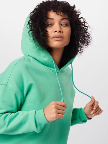 Urban Classics Sweatshirt in Groen