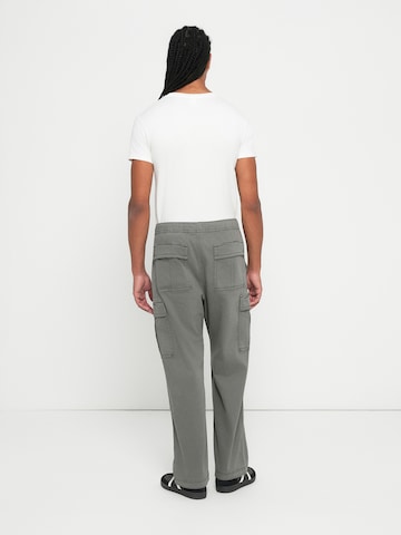 Baggy Pantalon cargo HOLLISTER en gris