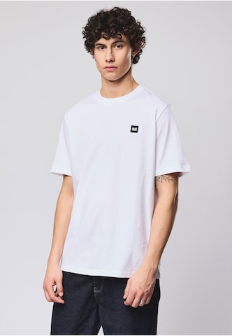 Weekend Offender Shirt 'Brooklands' in White: front