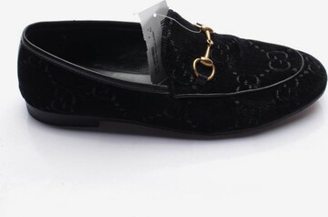 Gucci Flats & Loafers in 37,5 in Black: front