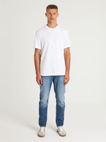 CHASIN' T-shirt 'Brace' in Weiß