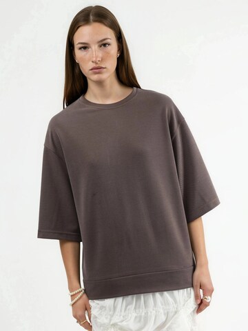 Busem T-Shirt in Braun