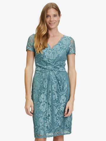 Robe de cocktail Vera Mont en bleu : devant