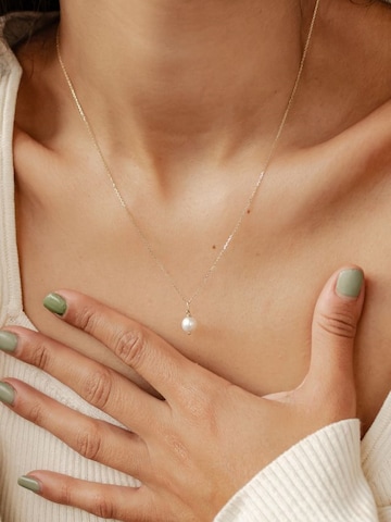 Dear Me - Cadena 'Pearl Aura' en oro: frente