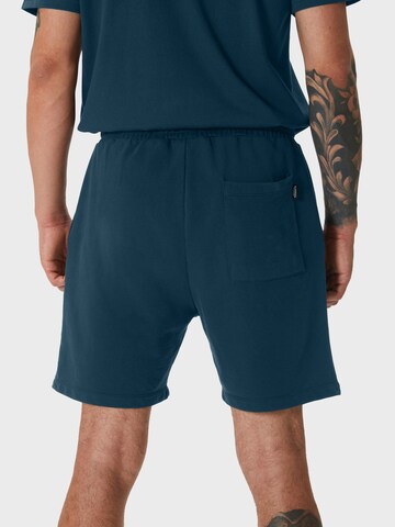 Oldskull Loosefit Shorts 'Samurai' in Grün: Vorderseite