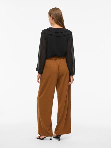 VILA - Pierna ancha Pantalón plisado en marrón