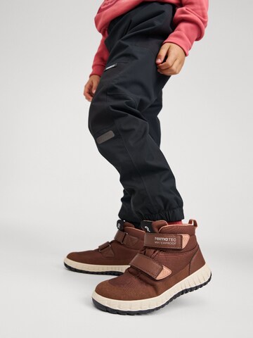 Reima Regular Outdoor broek ' Intona ' in Zwart: voorkant