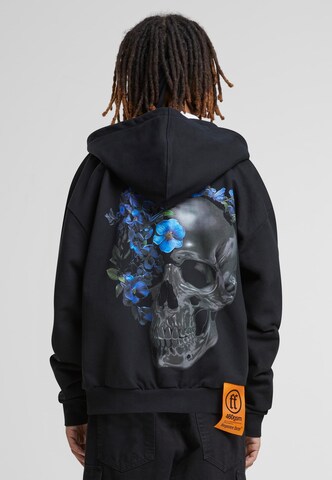 Forgotten Faces Sweatshirt in Black