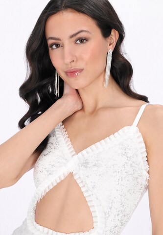Robe faina en blanc