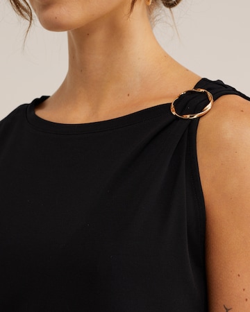 WE Fashion Toppi värissä musta