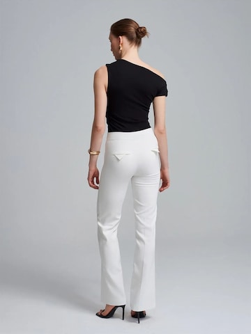 Dilvin Flared Pants in White