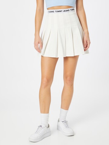 Tommy Jeans Skirt in White: front