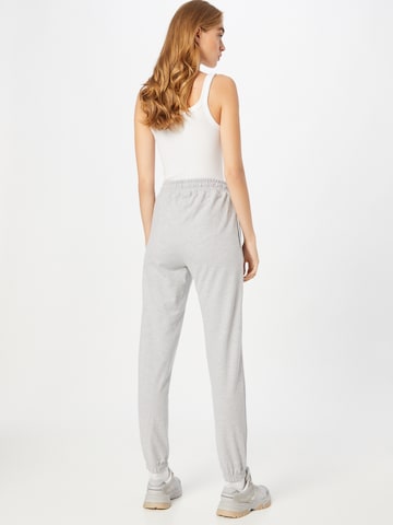 Missguided - Tapered Calças em cinzento