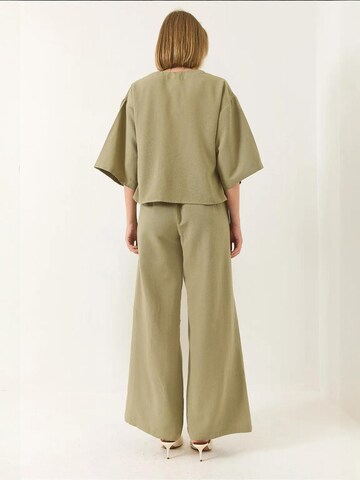 Completo pantalone di Bianco Lucci in verde