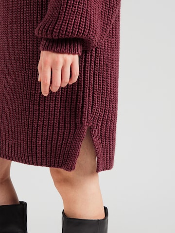 VERSTIQUE Šaty - Červená