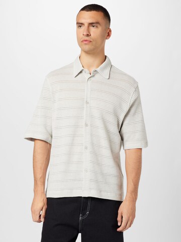 WEEKDAY Regular fit Button Up Shirt in Grey: front