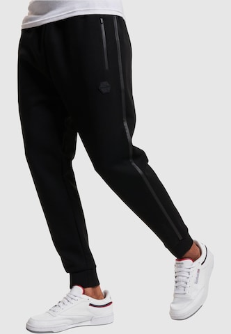 Tapered Pantaloni de la SOUTHPOLE pe negru