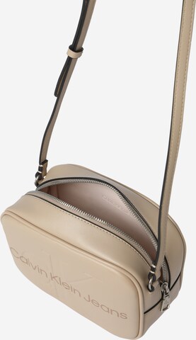 Calvin Klein Jeans Tasche in Beige