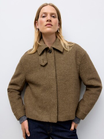 VERO MODA Between-Season Jacket 'AWTana' in Brown: front