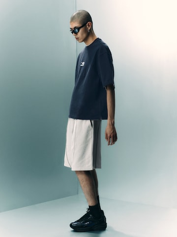 Bershka Póló 'OUT OF CORE' - szürke: elől