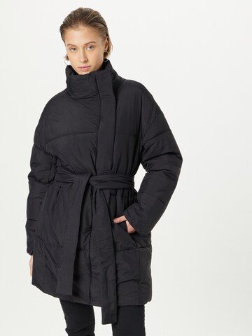 GAP Zimní kabát – černá: přední strana