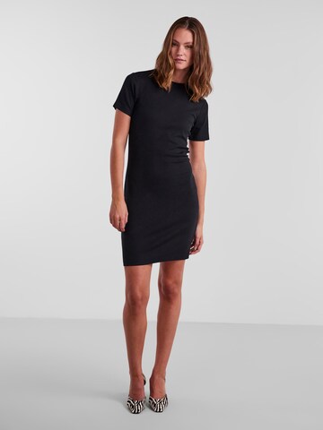 PIECES - Vestido 'Ruka' en negro