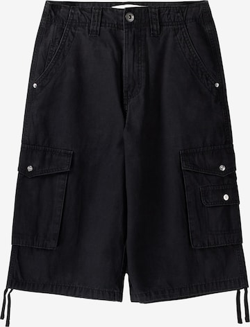 BershkaWide Leg/ Široke nogavice Cargo hlače - crna boja: prednji dio