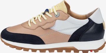 LLOYD Sneakers laag in Beige: voorkant